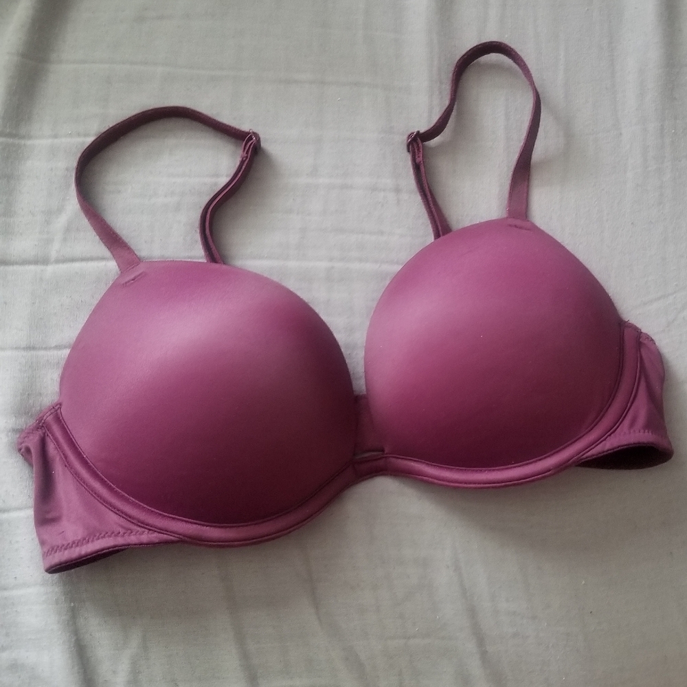 burgundy VS pink bra
